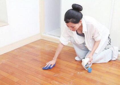 洗地拖地摆脱腰酸背疼，轻松清洗地板！